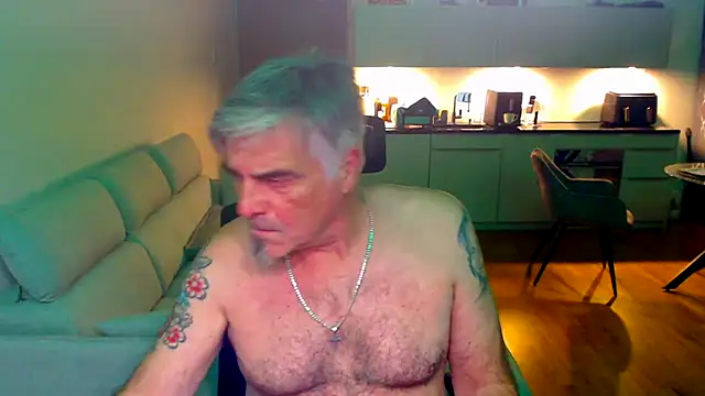 Buidapest online show from March 25, 4:16 am