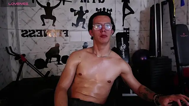 Brandon starkk online show from February 7, 1:29 pm