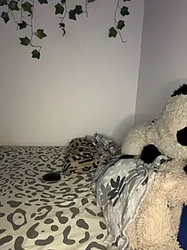 andresinh  online show from November 29, 4:25 am