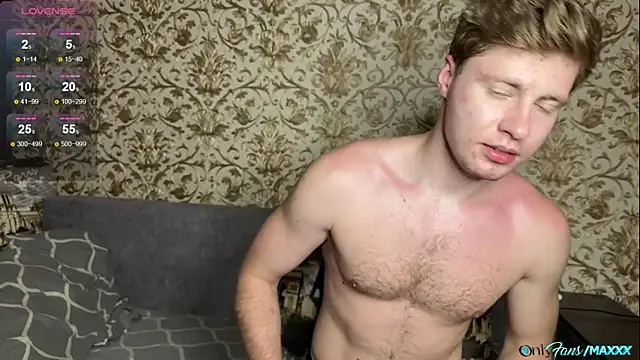 Maxhornyblondieman online show from May 20, 5:41 pm
