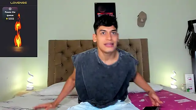 blorelopez online show from February 17, 12:53 am