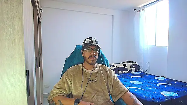 naitt  online show from December 13, 9:43 pm