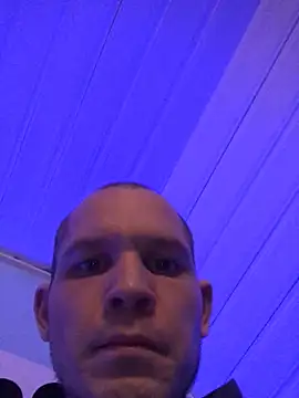 Spielzeugtwink online show from February 3, 11:10 pm