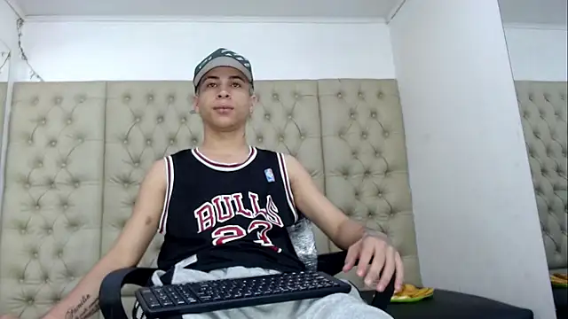 HollmanFronsh online show from December 15, 2:52 am