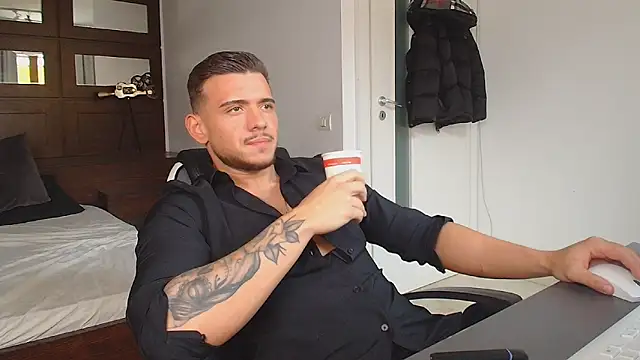 ElijahThorne online show from January 16, 9:45 am