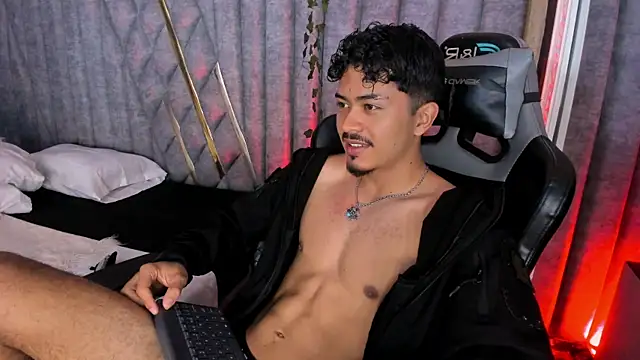 NicolaiKarav online show from April 15, 12:49 pm