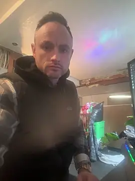 famous1tad online show from February 26, 5:03 pm