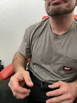 2addictivelyhorny online show from February 5, 5:47 am