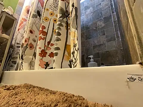 xxxenzo1 online show from March 22, 5:31 pm