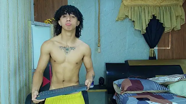 kim curlyy online show from March 31, 1:35 pm