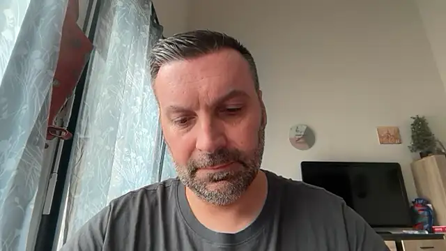coolsmith81 online show from June 16, 7:54 am