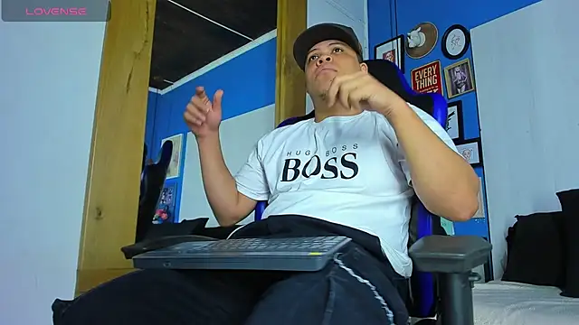 RyanJoss21 online show from December 2, 3:20 am