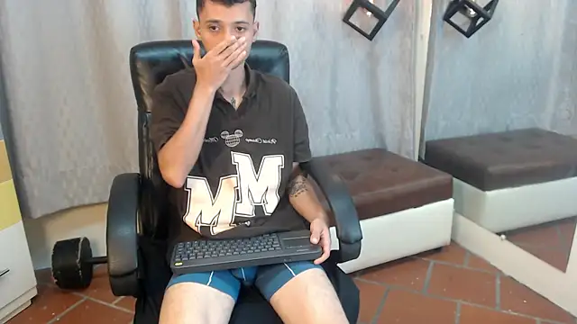 LucassSmith11 online show from June 2, 3:51 am
