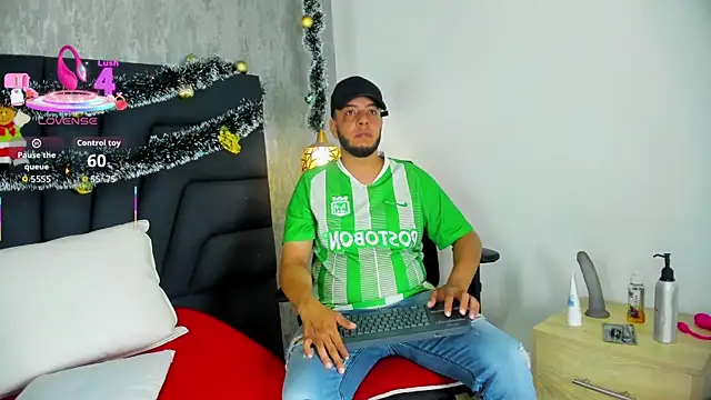 Spencer LunaBigtits online show from December 17, 5:52 pm