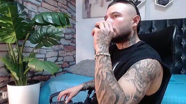 lucky smith1 online show from December 4, 6:37 pm