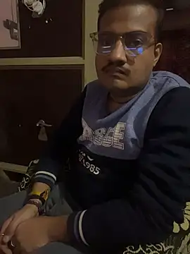 yoyoyohunny online show from December 3, 9:04 am