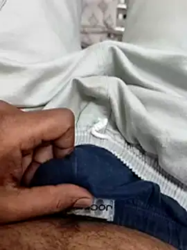 boyfromMum bai online show from December 5, 7:10 pm