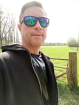 jefflatex45 online show from April 8, 1:42 pm