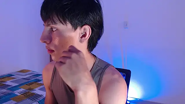 andrew courtzz online show from April 13, 5:57 pm