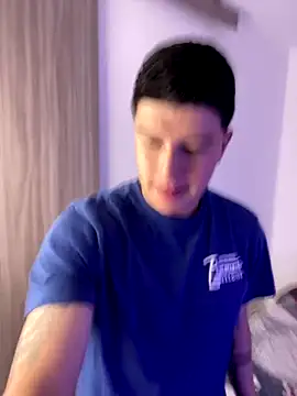 Goldenknight33 online show from December 17, 5:08 pm