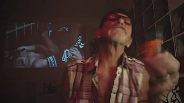 4skinlvrI online show from January 17, 11:28 pm