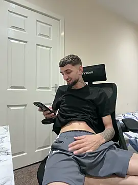 Juliann69Ramiro online show from June 28, 9:54 pm