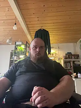 YoursxTruly online show from February 20, 3:14 pm