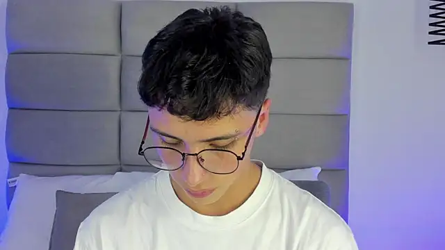 JoshClaarktt online show from June 21, 4:18 am