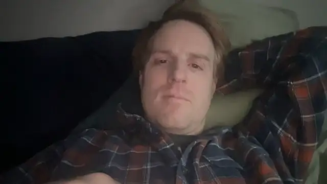 hmmm411 online show from December 13, 8:37 pm