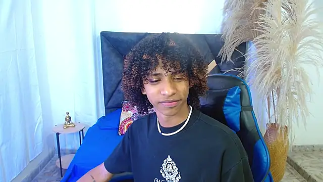 angelll18  online show from March 27, 8:43 pm