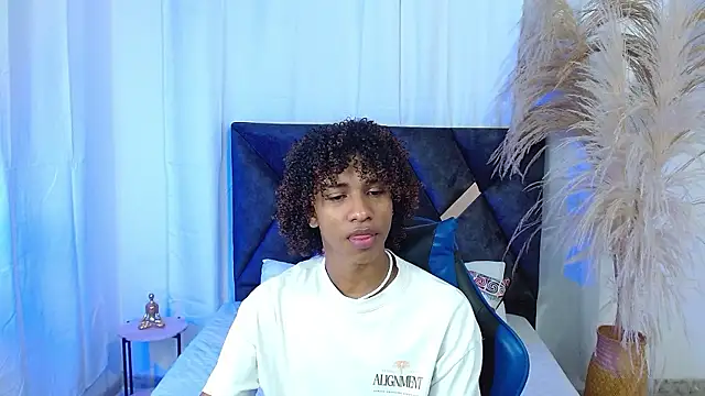 angelll18  online show from January 9, 8:58 pm