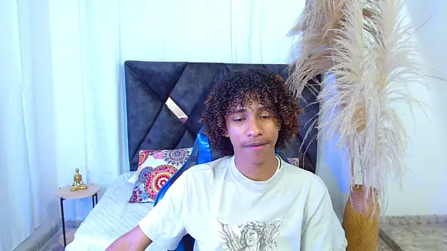 angelll18  online show from February 18, 9:34 pm