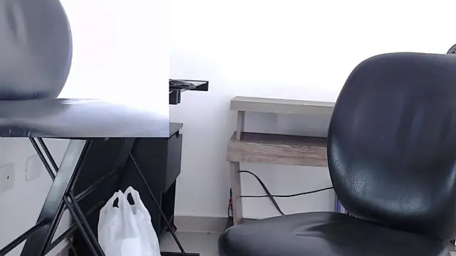 mateoconde00 online show from March 15, 7:20 pm