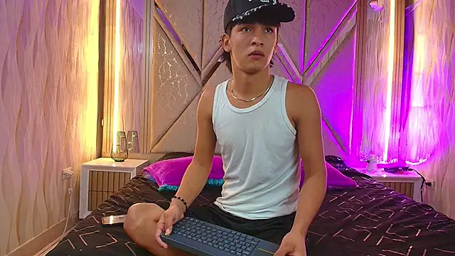 Skinny boyx online show from December 14, 1:29 pm