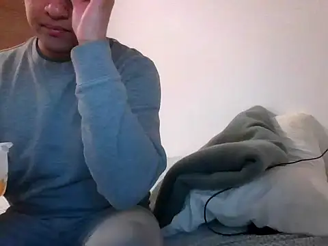 sweetpinoy2027 online show from February 17, 3:44 pm