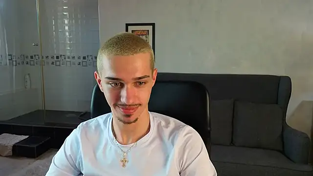 KaydenDrew online show from April 1, 1:41 pm