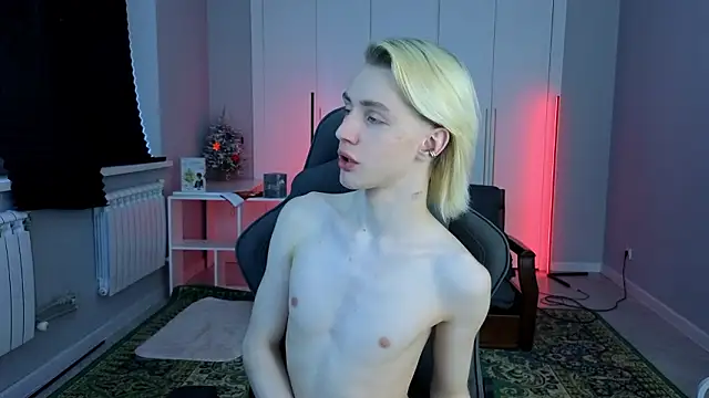 lucidangelok1 online show from March 25, 4:27 am