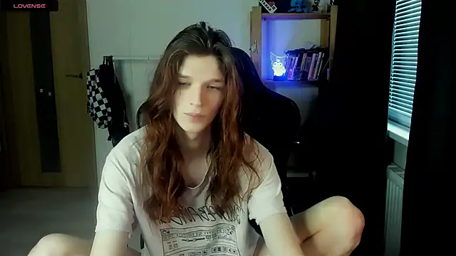 iceseeker2 online show from March 16, 11:47 am