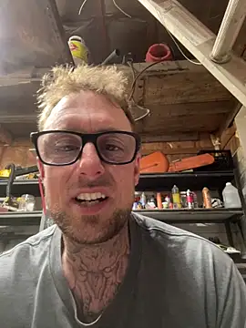 WIDBIGWHITECOCK online show from April 11, 4:19 am