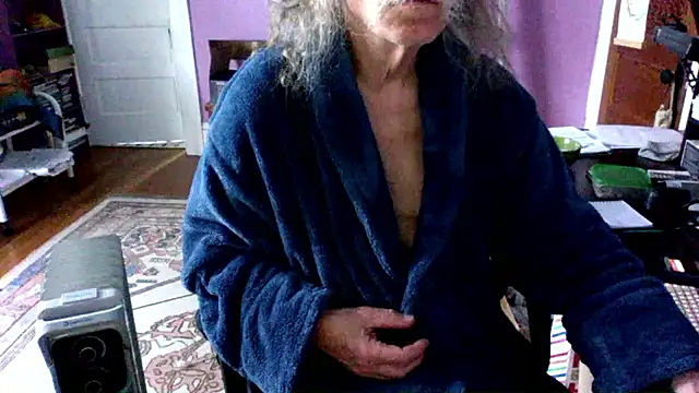 LickYourYoni online show from April 18, 2:51 pm