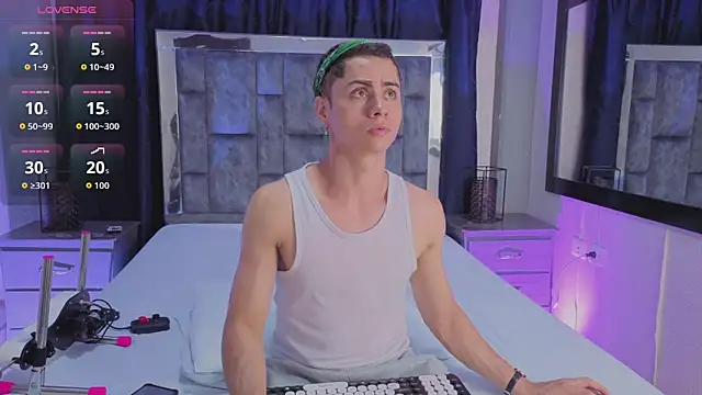 LeoMonnroe online show from April 9, 7:09 pm