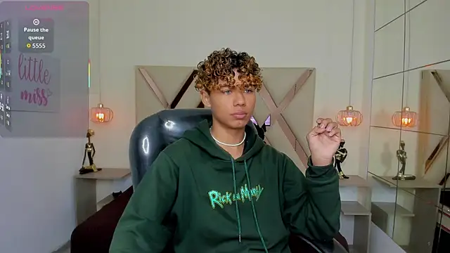 Anyelo Twink online show from April 15, 5:29 am