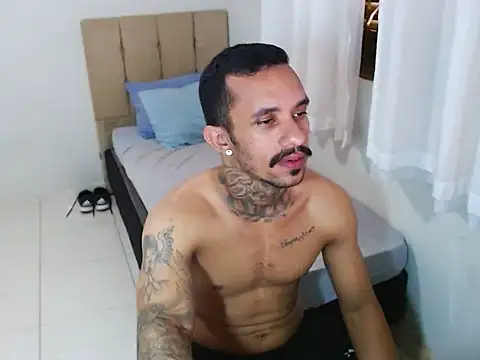 lipegonzalezz online show from February 11, 2:00 pm