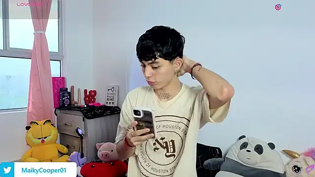 Maiky Cooper01 online show from March 30, 1:12 pm