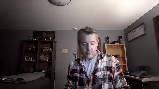 chrisw8140 online show from March 13, 4:31 am