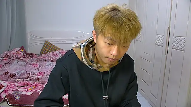 Chocolates-001 online show from February 10, 11:04 am