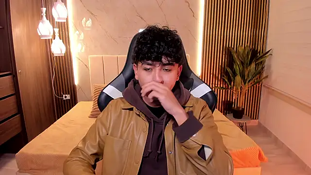 Christopher Monroe  online show from January 16, 3:20 am