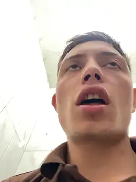 santiObrero online show from March 11, 9:22 pm