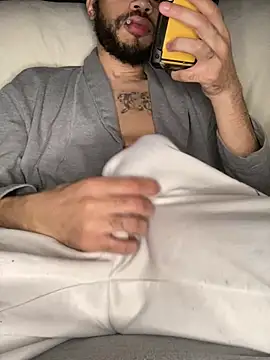 givemeabreak34 online show from March 25, 5:11 am