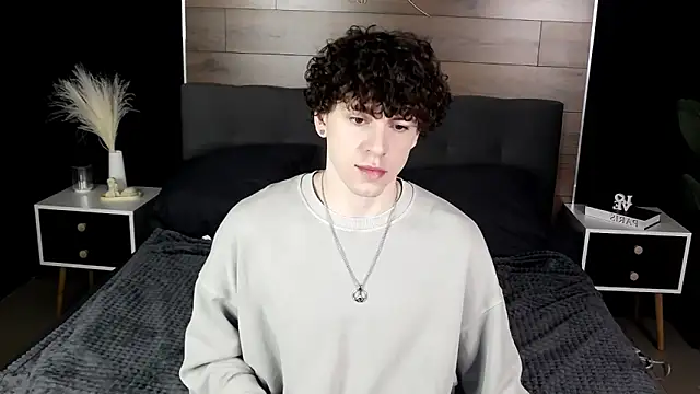 TylerGibson online show from February 25, 4:02 am